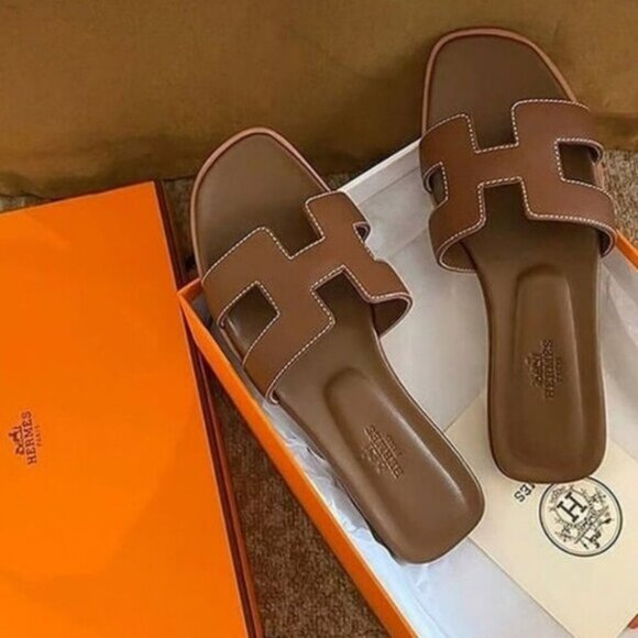 Hermès Oran Sandals Gold Tan Leather H Slides - Picture 3 of 7